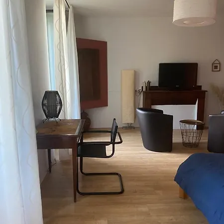 Chambres et table d'hôtes Le cèdre Aveyron Sainte-Croix  Extérieur photo