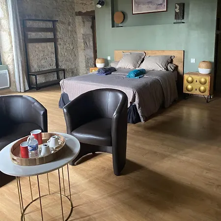 Chambres et table d'hôtes Le cèdre Aveyron Sainte-Croix  Extérieur photo